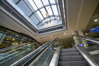 FRANKFURT AM MAIN, GERMANY - CIRCA JANUARY, 2020: Frankfurt am Main Airport 'un iç çekimi.