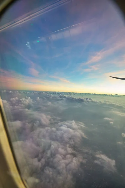 从现代飞机俯瞰空中 — 图库照片