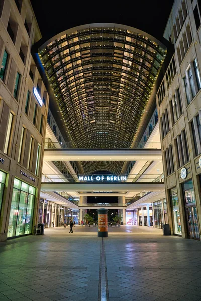 Berlijn Duitsland Circa September 2019 Mall Berlin Nachts — Stockfoto
