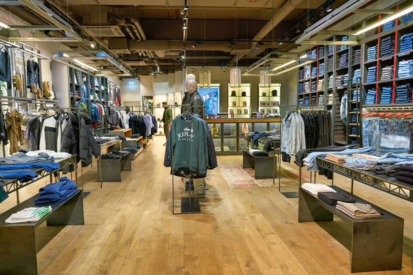 Berlín Alemania Circa Septiembre 2019 Plano Interior Tienda Replay Berlín — Foto de Stock