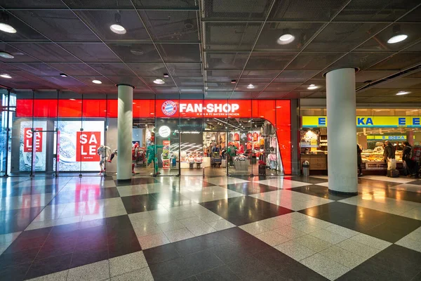 Munich Alemanha Circa Janeiro 2020 Bayern Munchen Loja Ventiladores Aeroporto — Fotografia de Stock