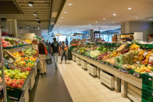 Berlin Niemcy Circa Wrzesień 2019 Zdjęcie Wnętrza Supermarketu Edeka Sapphire — Zdjęcie stockowe