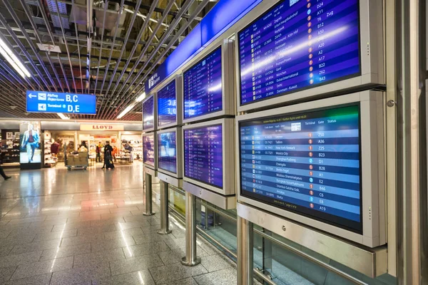 Frankfurt Main Alemania Circa Enero 2020 Monitores Horarios Vuelos Vistos —  Fotos de Stock