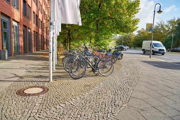 Berlín Německo Circa Září 2019 Pohled Ulice Chodník Berlíně Dne Royalty Free Stock Obrázky