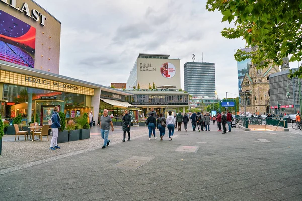 BERLIN, GERMANY - CIRCA SEPTEMBER, 2019: street level view of Berlin in the daytime. — Stock Image Berlin Germany Circa September 2019 Street Level View Berlin Daytime Stock Photo