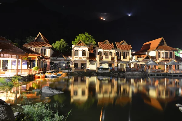 Orientální vesnice v noci — Stock fotografie