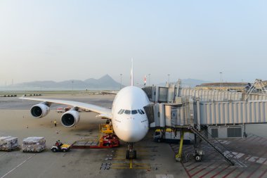 Emirates A380-800 havaalanında demirledi