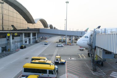 Emirates A380-800 havaalanında demirledi