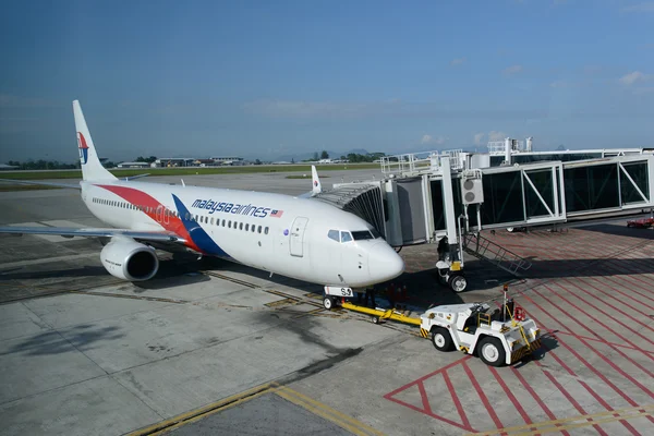 Docked jet Airasia airplane — Stock Photo, Image