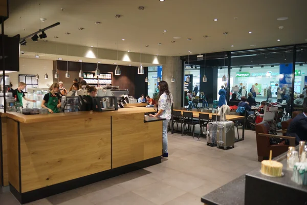 Innenraum des Starbucks Cafés — Stockfoto