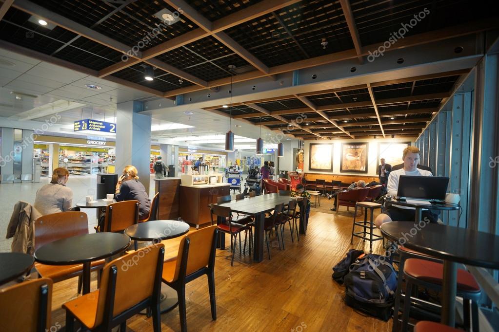 Starbucks Cafe innen — Redaktionelles Stockfoto © teamtime #63286849 Starbucks Cafe innen — Redaktionelles Stockfoto © teamtime #63286849
