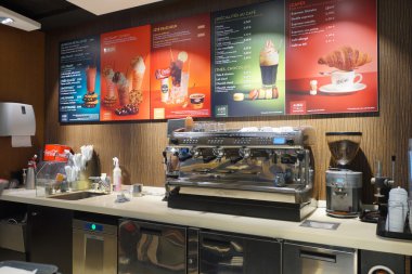 McDonald Orly Havaalanı iç