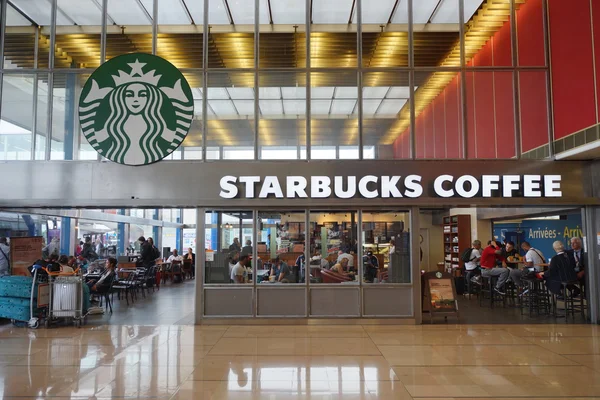 Starbucks-Café am Flughafen von Orly — Stockfoto