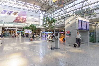 Dusseldorf Havaalanı iç