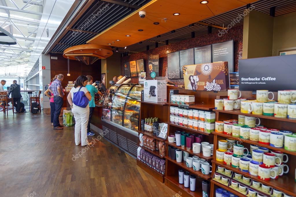 Starbucks Cafe Interieur In Flughafen Redaktionelles