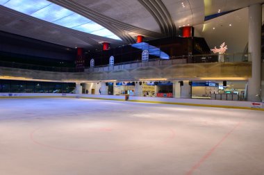 Shenzhen alışveriş mağazası şehrindeki Rink pateni