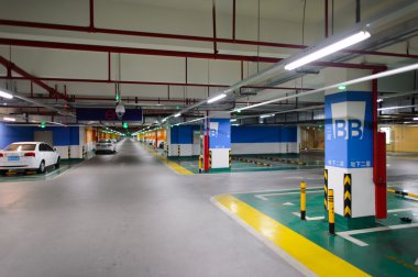 süpermarket yer altı otoparkı