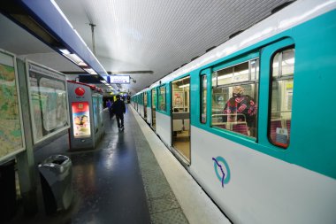Paris metropolitain iç