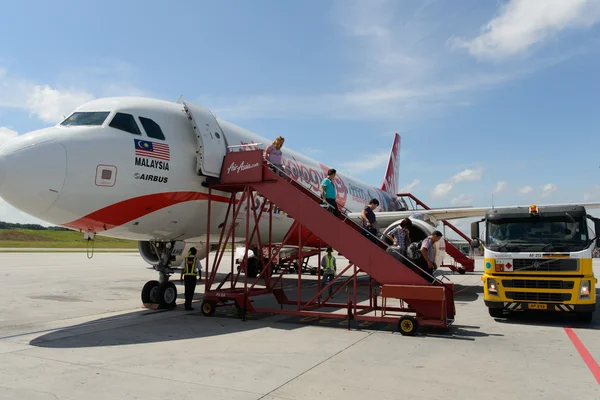 Docked Airasia jet airline — Stock Photo, Image