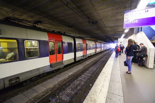 Paris metropolitain interiör — Stockfoto