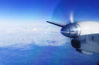 Turbo-prop uçak görüntülemek