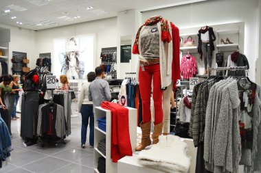 Butik Cenevre'de insanlarda