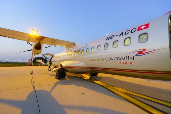 Atr-72 in Charles de Gaulle Airport — Stock Photo, Image