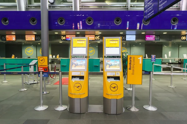 Airport interior in Schkeuditz — Stock Photo, Image