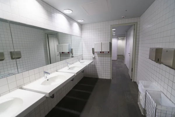 ライプチヒ空港のトイレ — ストック写真