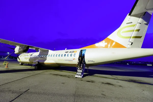 Darwin Airline ATR-72 — Stock Photo, Image