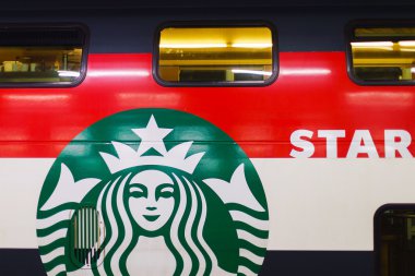 Starbucks tren Uzunyol otobüsü