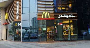 Mcdonals'ın restoranında Duba