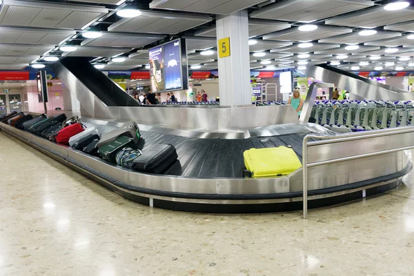 Zone de récupération des bagages — Photo