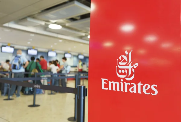 Emirates check-in area — Stock Photo, Image