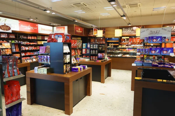 Tienda de chocolate en aeropuerto — Foto de Stock