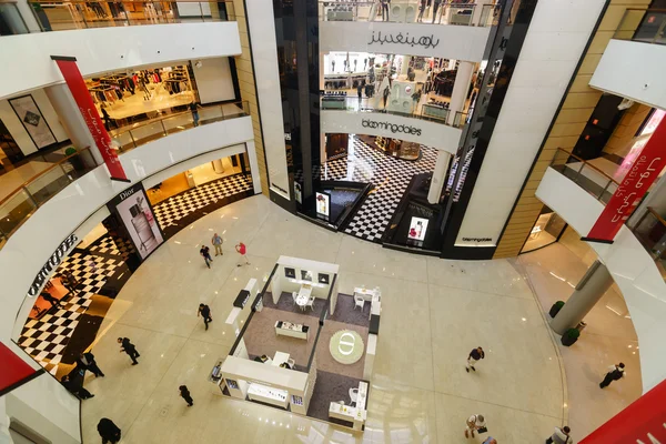 Interior del centro comercial Dubai Mall — Foto de Stock