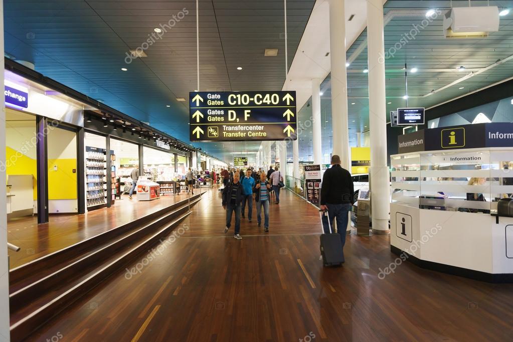 Interno dell'aeroporto di Copenaghen — Foto stock editoriale di