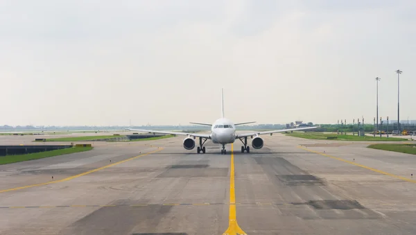 Jet aircraft ready for take-off — Stock Photo, Image