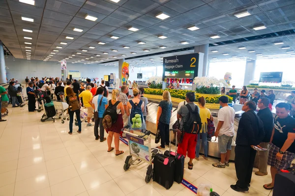 Gepäckausgabe am Flughafen Suvarnabhumi — Stockfoto