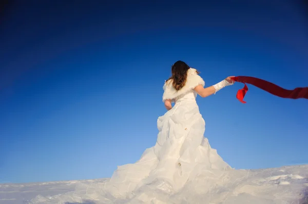 Donna in abito da sposa — Foto Stock