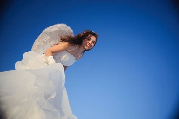 Donna in abito da sposa — Foto Stock