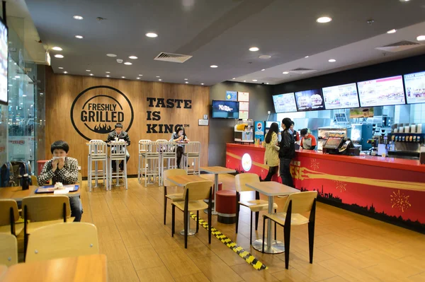 Burger King restaurante interior . — Fotografia de Stock