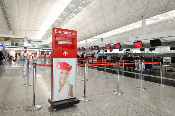 Emirate Flughafen Check-in-Bereich — Stockfoto