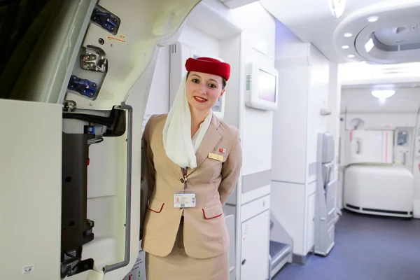 Emirates Airbus A380 crew membe — Zdjęcie stockowe