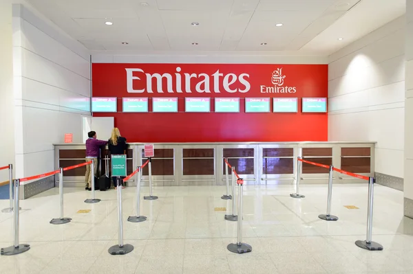 Interno dell'aeroporto internazionale di Dubai — Foto Stock