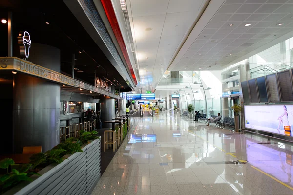 Aeropuerto Internacional de Dubai interior — Foto de Stock