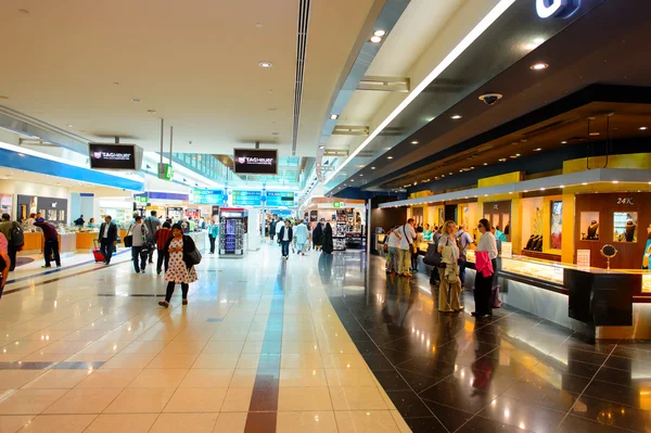 Dubai interior do aeroporto internacional — Fotografia de Stock