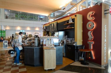 Yolcular Dubai Havaalanı