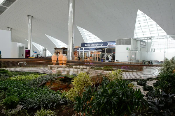 Dubai International Airport interior — Stock Photo, Image