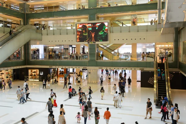 Customers in New Town Plaza — Stock Photo, Image